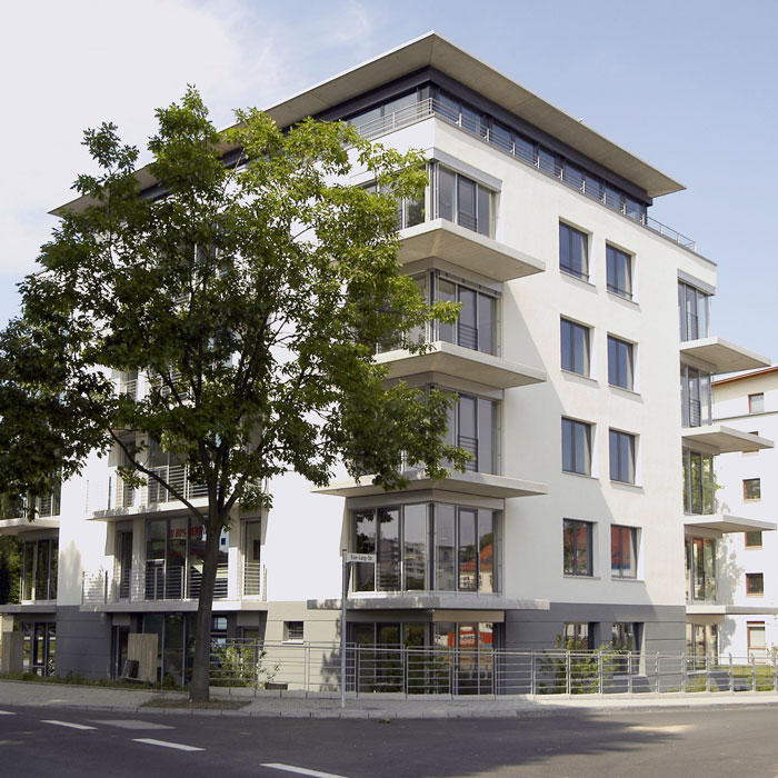 Außenansicht des weißen Firmengebäudes in Köln und Düsseldorf